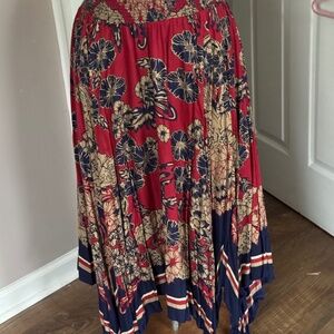 Womans Skirt, NWOT, Long, below knee, with irregular hem, Elastic Waist, Size 16